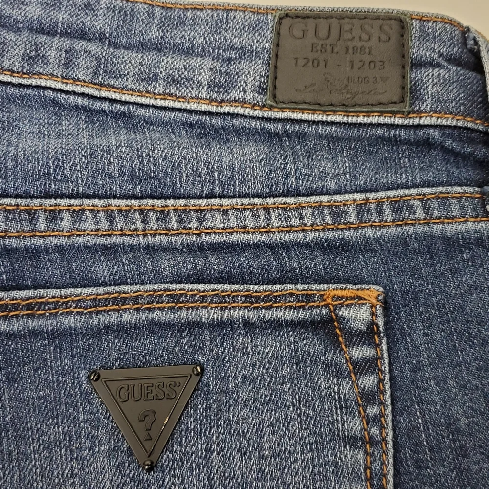 Guess 1981 Beverly- skinny embroidered side jeans Size 29